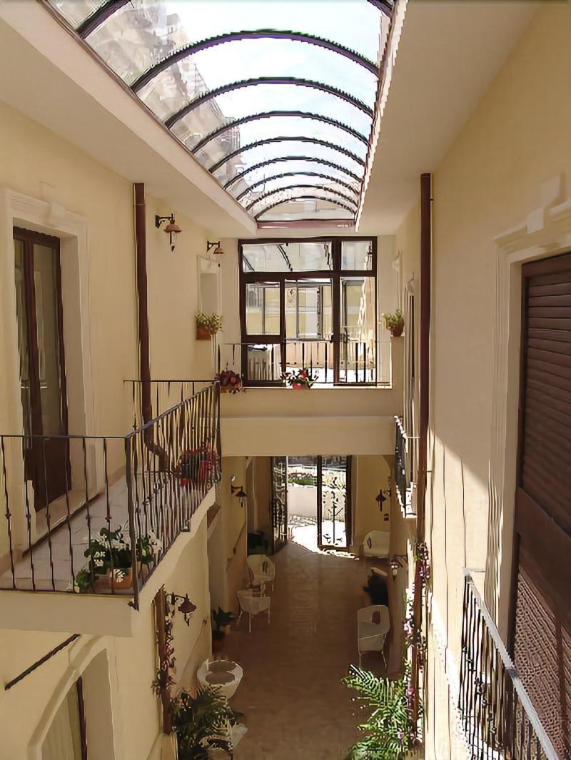 אפרטהוטל בובאלינו מרינה Palazzo Reginella מראה חיצוני תמונה