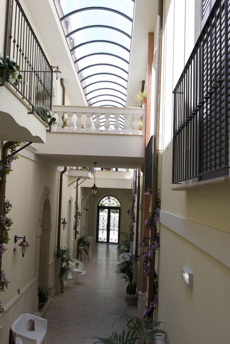 אפרטהוטל בובאלינו מרינה Palazzo Reginella מראה חיצוני תמונה