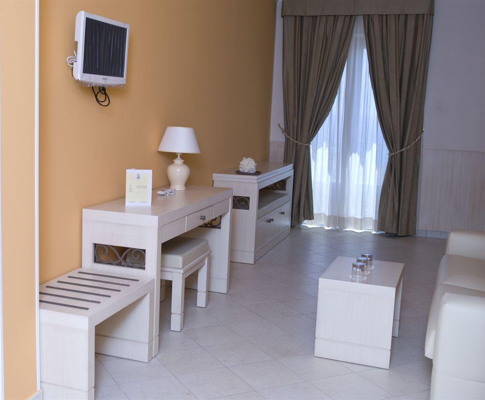אפרטהוטל בובאלינו מרינה Palazzo Reginella מראה חיצוני תמונה